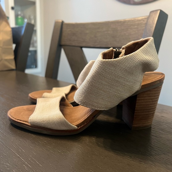 Toms Sandal - Picture 2 of 3